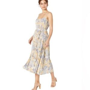 Bishop + young Mara dress S